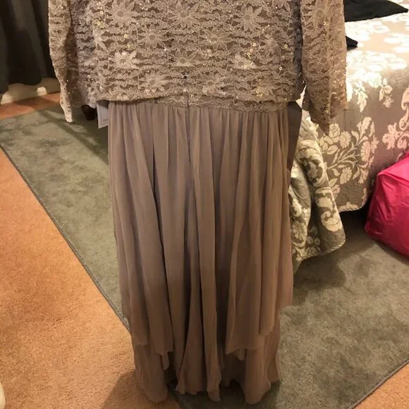 Wmn's formal dress - Picture 5 of 15